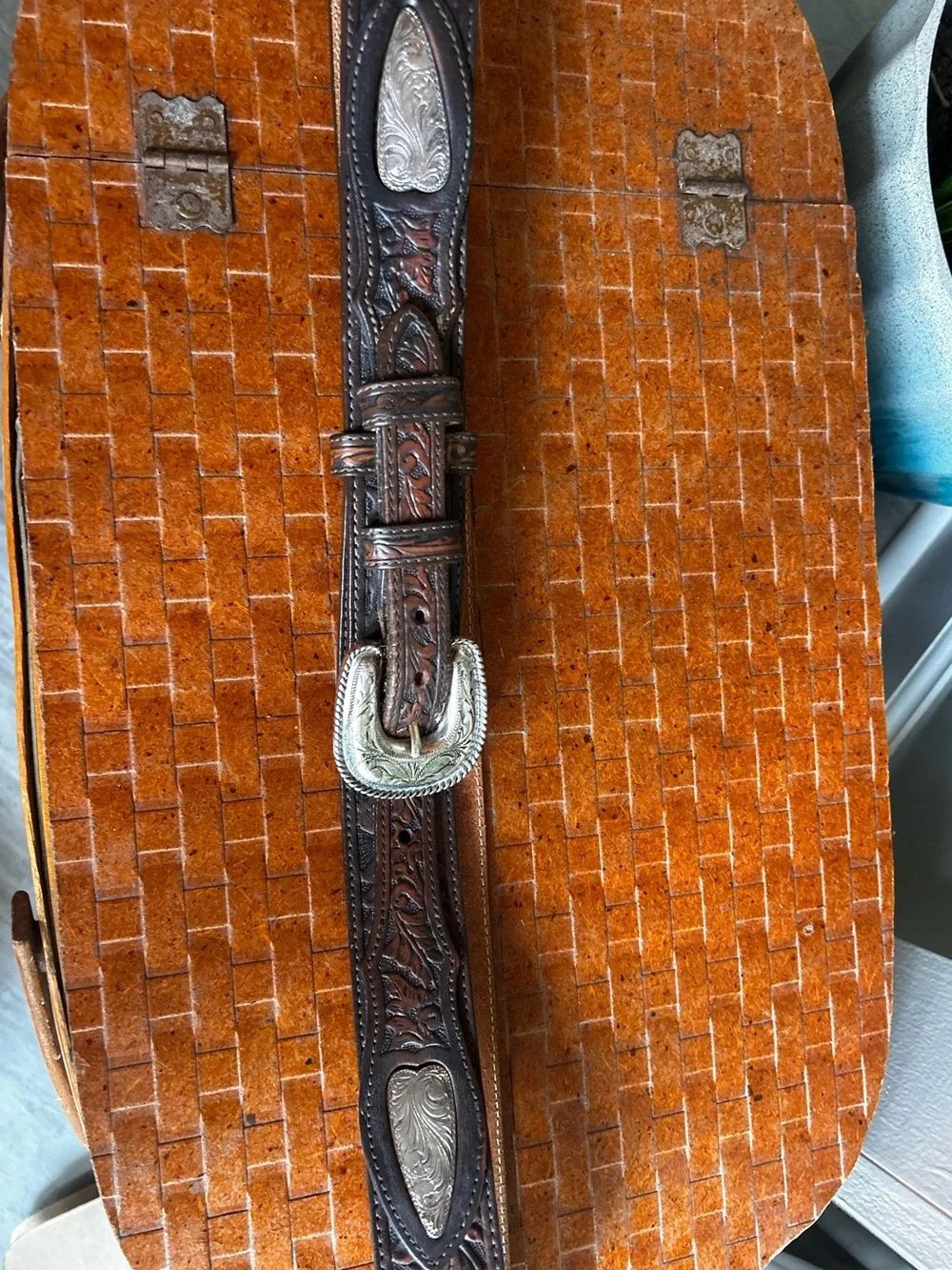 Vintage Justin Men’s 40 Tooled Leather Western Concho Belt USA Cowboy Rodeo
